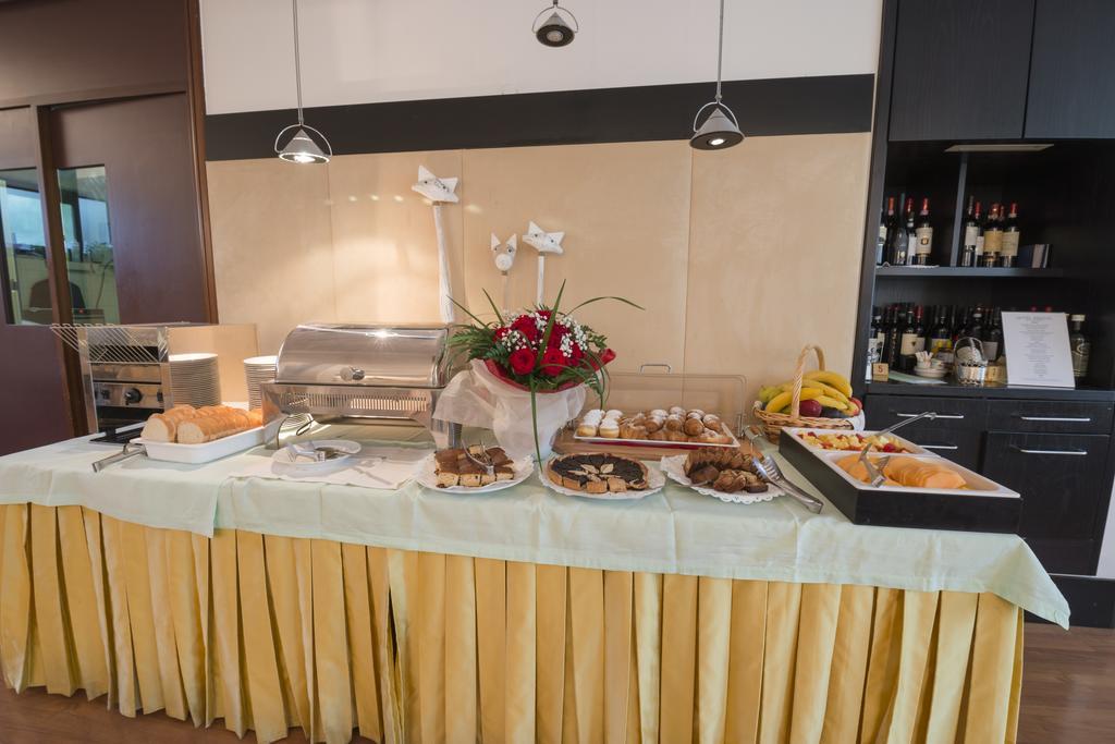 Hotel Bristol Рива-дель-Гарда Екстер'єр фото
